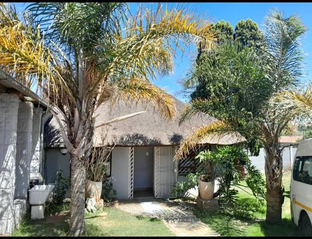 5 BEDROOM HOUSE FOR SALE IN ROODEPOORT WEST
